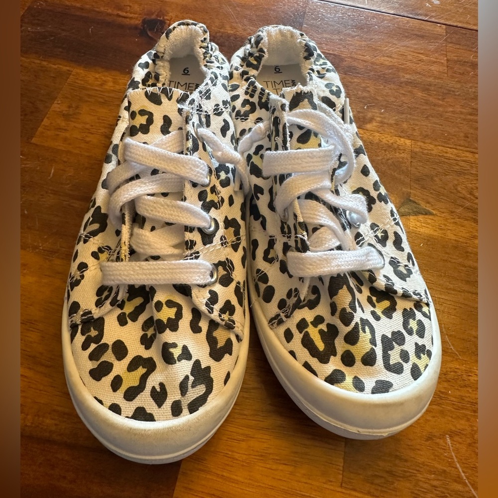 Flats - Picture 6 of 14